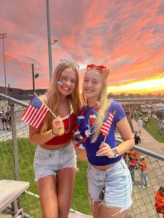 #USAThemeOutfit #StudentSectionStyle #SpiritWear #RedWhiteAndBlue #SchoolSpirit #GameDayOutfit #PatrioticStyle #USAStudentSection #AmericanTheme #StudentSectionInspo #TeamSpirit #SportingEventStyle #USATheme #SchoolPride #SpiritDayIdeas #GameDayLooks #SupportYourTeam #PatrioticOutfit #FanFashion #USAOutfitInspo Usa Outfits Spirit Week, Usa Day Spirit Week Outfit, Student Section Ideas, Usa Theme Outfit, Spirit Day Ideas, Usa Outfits, Student Section, Spirit Week Outfits, Pic Poses