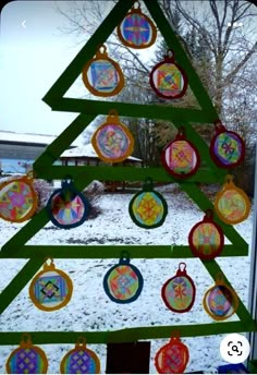 a christmas tree made out of paper plates