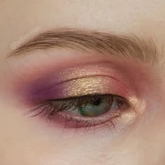 Pretty Green Eyeshadow Looks, Makeup For Low Eyebrows, Multichrome Eyeshadow Looks, Ethereal Eye Makeup, Summer Eyeshadow, Drag Make-up