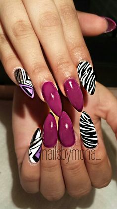 Stiletto Nails instagram @sirene_poupee Conference Nails, Zebra Nails, Claw Nails, Black Nail, Glam Nails, Get Nails, Hot Nails, Fabulous Nails