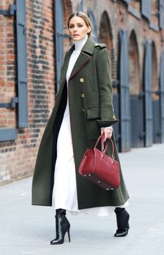 Estilo Olivia Palermo, Jimmy Choo Boots, Olivia Palermo Style, Military Coat, Winter Chic, Ribbed Knit Dress, Olivia Palermo, Green Coat