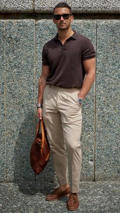 Italian Men Style, Men's Street Style Photography, Mens Business Casual Outfits, Polo Outfit, Herren Style, Mens Summer Outfits