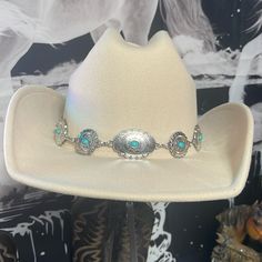 Cowgirl Hat Exquisite Hat Creme/Beige Felt Perfect For Any Stylish Wardrobe. A New Beige Cowgirl/Fedora Hat With A Stunning Turquoise Silver Band, A Classic An Elegant Touch, Beige/Creme Cowgirl Hat Adorned With Concho Faux Silver Turquoise Embellishments. This Hat Brings Character And Sophistication To Your Outfit While Being In Impeccable Nwot Condition. Concho Hat Band, Western Fabric, Color Mood, Hat Bands, Stylish Wardrobe, Cowgirl Hat, Cowgirl Hats, Hat Band, Fedora Hat