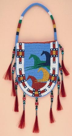 Native American Beaded Bag Native Healing, Beaded Horse, Stitch Bag, Medicine Bags, Mochila Crochet, Indian Beadwork, Beaded Patterns, Beaded Moccasins, Native American Clothing