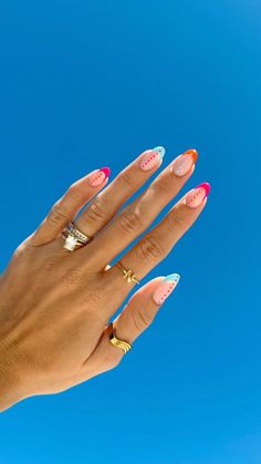 august nails 2024 #AugustNails2024 #SummerNailTrends #ChicManicure #NailArtIdeas #TrendyNails #2024NailDesigns #NailInspo #StylishNails #SummerBeauty #NailGoals Bold Summer Nails, French Tips Spring, Girly Nail Ideas, Nail Designs Colorful, Trending Nail Designs, Line Nail Designs, Nails Girly, Honey Swim, 2024 Nails