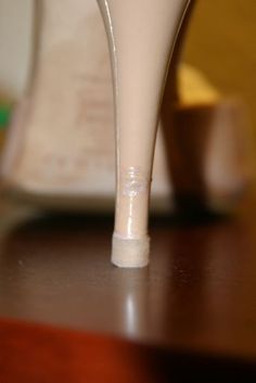 Leather Conditioner Diy, Leather Shoe Repair, Diy High Heels, Pencil Shoes, Fixing Clothes, Straw Shoes