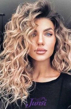 Curly Hair Trends, Medium Curly Hair Styles, Penteado Cabelo Curto, Curly Hair Cuts, Long Curly Hair, Long Curly