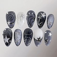 Add a touch of whimsy to your Halloween look with these witch-inspired nails. Adorned with shimmering crystals, these nails are perfect for anyone looking to add a bit of magic to their manicure. Goth Nails, Nail Box, Grunge Nails, Pretty Gel Nails, Really Cute Nails, Nails For Kids, Nail Length, Cute Nail Art, Manicure Y Pedicure