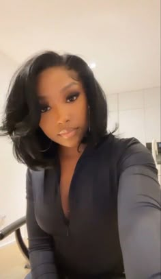 Short Hair Blowout Black Women, Short Hair Updos, Grunge Hairstyles, Short Hair Blowout, Pixies Haircut, Classy Hair, Baddie Clothes, Hair Blowout, Wardrobe Change