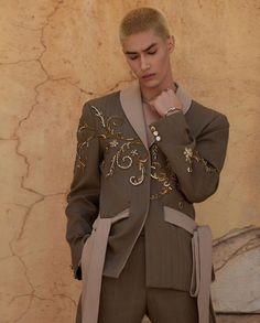 Prom Man, Pink Suit Men, Cosmic Fashion, Men Dresses, Prom Men, Masculine Outfits, Festival Fits, Grad Outfits, Prom Suit