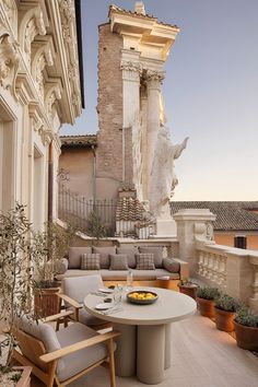 Outdoor Terrace for Al Fresco Rome Apartment, Rome Hotels, Six Senses, Internal Courtyard, Roman Baths, Luxury Boutique Hotel, Style Deco, City Hotel, Luxury Holidays