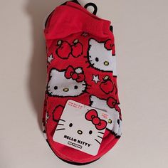 Brand New Kuromi Clothes, Accessories Hello Kitty, Valentines Socks, Strawberry Soda, Sanrio Accessories, Socks Packaging, Polka Dot Socks, Kitty Clothes, Christmas Slippers