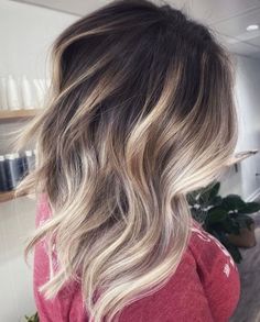 Stunning Dark Hair with Blonde Highlights Dark Hair Color Ideas For Blondes, Dark On Bottom Light On Top Hair, Demi Mormon Hair, Brunette Hair With Platinum Highlights, Blonde Halo Hair Color With Brown, Dark Roots Blonde Ends, Chunky Balayage, Root Melt Blonde Balayage, Fall Balayage Blonde