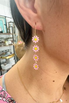 Daisy Drop Earrings- pinkapprox 2in drop. 1/4 in wide Kimono Sweater, Daisy Earrings, Silver Feather, Pink Daisy, Bralette Tops, Top Graphic Tees, Kimono Dress, Flower Child, Chain Earrings