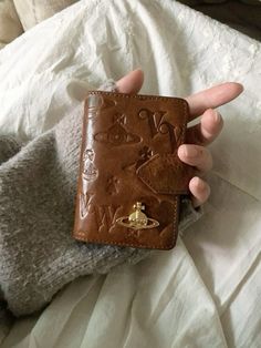 Vivienne Westwood Wallet, Inside My Bag, Cute Wallets, What In My Bag, Birthday Wishlist, Pretty Bags, Girly Jewelry, Material Girls, Cute Bags