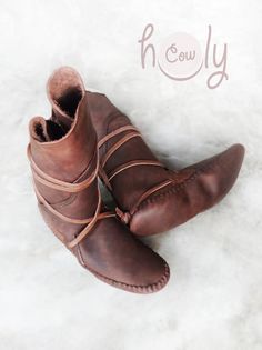 Moccasin Moccasins Moccasin Boots Womens by HolyCowproducts Womens Moccasins, Earthing Shoes, Women Moccasins, Pixie Boots, Handmade Moccasins, Boots Boho, Hippie Boots, Moccasins Women, Barefoot Sandal