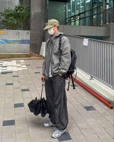 Blue Pants Outfit Men, Dad Shoes Outfit, Japanese Street Fashion Men, Windbreaker Outfit, Asian Streetwear, Techwear Fashion, Tactical Wear, Mens Shorts Outfits