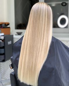 Clean Blonde Hair, Blonde Hair With White Highlights, Blond Medium Length Hair, Really Blonde Hair, Full Head Blonde Foils, Natural Light Blonde Hair, Air Touch Hair Blond, Long Blonde Highlights, Cold Blonde Hair