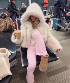 I love airports ❄️✈️🎀 Travel Aesthetic, Fall Winter Outfits, Pilates, Winter Outfits, Fall Winter, I Love, Travel