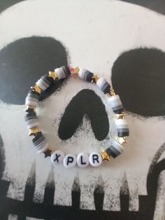 Colby Brock Bracelet, Sam And Colby Outfit Ideas, Xplr Bracelet Ideas, Scream Bracelet Ideas, Clay Bead Bracelet Ideas Grunge, Emo Clay Bead Bracelets, Xplr Bracelet, Clay Bead Bracelet Ideas Emo, Bracelet Ideas For Friends