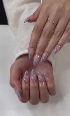 Elegant Minimal Nails, Cute Simple Purple Nails, Nails Classy Elegant, Lilac Nail Art, Purple And Silver Nails, Lilac Nails, Romantic Nails, Simple Gel Nails, Casual Nails