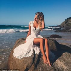 Lace Frocks, Belle Gown, Swimwear Photoshoot, Vacation Maxi Dress, Natasha Oakley, Boho Styl, Black Bustier, Mode Boho