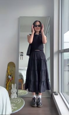 Long Black Skirt Outfit, Outfit Long Skirt, Hm Outfits, Black Skirt Outfits, Boho Maxi Skirt, Look Office, Crepe Skirt, Amazon India, Long Skirt Outfits