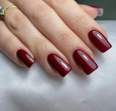 Cherry Smoke Nails, la tendenza unghie autunno 2023 color ciliegia fumé 🍒 2023 Color, New Era, Cherry, Nail Art, Collage, Nails, Pins, Quick Saves, Color