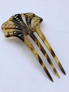 Beautiful Edwardian hair comb. Torty effect celluloid set with teeny diamanté pastes and dot work. 3 prongs, probably French. Edwardian Hair Pieces, Edwardian Hair, Edwardian Hairstyles, Hair Comb, Le Point, Comb, Beauty Book, Light Blue, Bathing Beauties