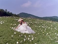 Sitting In A Field, Old Dress, Fotografi Vintage, Fairy Aesthetic, Cottage Core Aesthetic, Princess Aesthetic, Spring Aesthetic, + Core + Aesthetic, Cottagecore Aesthetic