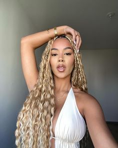 December Braids, Color Braids, Braiding Hair Colors, Cornrows Braids For Black Women, Hair Dye Tips, Short Box Braids Hairstyles, Curly Hair Braids, Short Box Braids