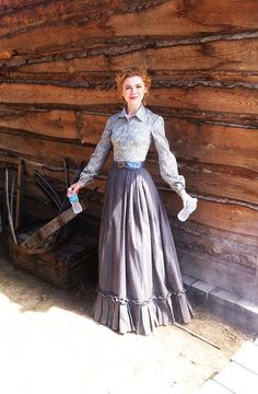 Kasha Kropinski / Ruth S4 Western Outfits Women Old Fashioned, Wild West Historical Fashion, 1800s Southern Fashion, Historical Western Outfits Women, Frontier Women Clothing, Old Western Dresses Wild West, Modern Pioneer Fashion, Old Western Women Outfits, Western Clothes For Women Outfits