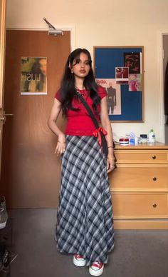 Colorful Skirt Outfits Summer, Red Shirt Outfits Women Casual, How To Style Red Skirt, Plaid Skirt Outfit Summer, Red Plaid Skirt Outfit, Plaid Skirt Outfits, Red Skirt Outfit, Maximalist Outfit, Maximalist Outfits