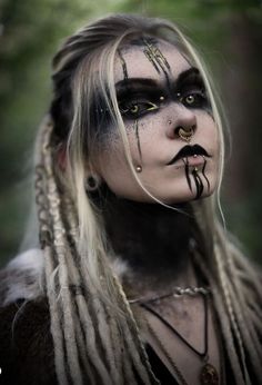 Norse Pagan Makeup, Celtic Witch Makeup, Viking Make Up Woman, Celtic Makeup, Wizard Makeup, Schminke Halloween, Norse Witch, Dark Celestial