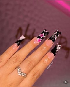 Aesthetic Nail, Acrylic Nail Set, Gel Acrylic Nails, Edgy Nails, Short Square Acrylic Nails, Dope Nail Designs, Pretty Gel Nails, Long Acrylic Nails Coffin, Exotic Nails