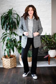 StyleDahlia wearing Everlane plaid blazer and cropped hoodie, black trousers, Converse High Tops. #styledahlia #over40style #converse #blazeroutfits #casualoutfits Style High Top Converse, High Top Converse, Black Trousers