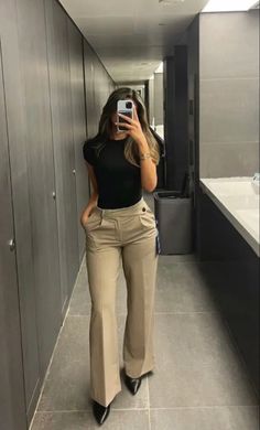 Business Casual Inspo Summer, Formal Pants Outfit Women, Library Outfits, Work Baddie, European Wardrobe, Real Estate Outfits, Formal Pants Women, Internship Outfit, Corporate Girlie