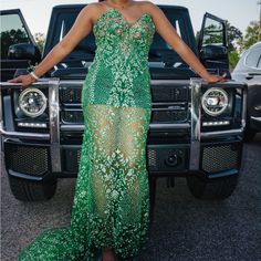 It's A Emerald Green Fully Diamond Dress It's Staples It A-Line Dress And Have A Gold Diamond Rose Purse Emerald Green Prom, Emerald Green Prom Dress, Rose Purse, Green Prom, Gold Purse, Diamond Dress, Green Prom Dress, The Gold, Emerald Green