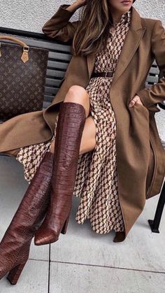 Autumn Dresses, Womens Fashions, Geometric Vintage, Mode Casual, فستان سهرة, Looks Chic, 가을 패션, Elegant Floral, Mode Inspiration