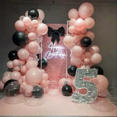 18th Birthday Party Ideas Decoration Black And Pink, Light Pink And Black Party Decorations, Black Pink Birthday Theme Decor, Pink Black And Silver Party Decor, Black And Pink Birthday Party Decoration, Pink Birthday Theme Decor, Pink And Black Party Theme, Black And Pink Birthday Theme, Gold And Pink Balloons