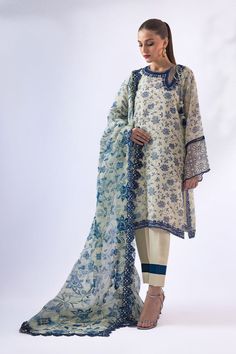 Simple Pakistani Dresses Casual Design, Embroidery Finishing, Desi Casual, Pakistani Design, Eid 2024, Cotton Suit Designs, Sania Maskatiya, Kurti Sleeves, Net Shirt