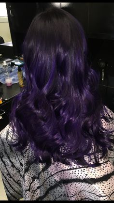 Hair Color Plum, Wine Hair, Hair Streaks, Pretty Hair Color, Peinados Fáciles Para Cabello Corto