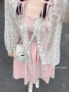 Pastel Pink Aesthetic Outfits, Outif Ideas, Peony Aesthetic, Chinese Outfits, Cute Shopping, Street Outfits, Cute Modest Outfits, Aesthetic Streetwear, Hijab Outfits