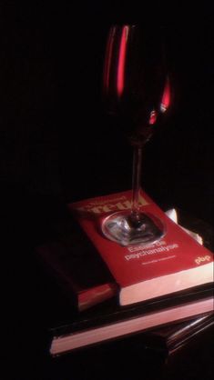 Grunge aesthetic wine glass red books freud New Backgrounds, Grunge Aesthetic, Aesthetic Wallpapers, New Color, Color Schemes, Ios