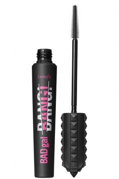 Ahead are 20 best mascaras that we tested and reviewed. They will curl, lengthen, and add volume to your lashes without smudging or flaking around your eyes. Mascara Best, Benefit Mascara, Penyimpanan Makeup, Alat Makeup, Bad Gal, Pitch Black