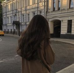 Profile Pictures For Brunette, Pretty Brown Hair, Brunette Aesthetic, Brown Hair Inspo, Pretty Brunette, Girl With Brown Hair, Long Brown Hair, Long Hair Girl, Brunette Girl