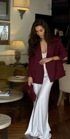 Office Aesthetic Business Woman, All Red Outfit Classy, Business Chic Aesthetic, Chic Blazer Outfit Classy, Aesthetic Business, Estilo Hijab, Burgundy Bag, Burgundy Outfit, Elegant Outfit Classy