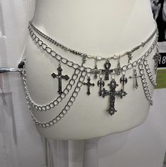 Gothic Style Jewelry, Alt Jewelry Aesthetic, Goth Accessories Aesthetic, Chain Harness Outfit, Metalhead Accessories, Goth Accessories Jewellery, Ropa Upcycling, Diy Belt