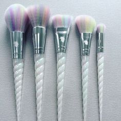 Pin = @zozzza Unicorn Makeup Brushes, Mascara Hacks, Alat Makeup, Daily Makeup Routine, Unicorn Makeup, Daily Makeup, Makeup Goals, Beauty Blender