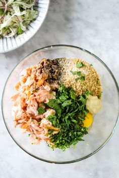 the ingredients for this salad are mixed together in a glass bowl and ready to be eaten